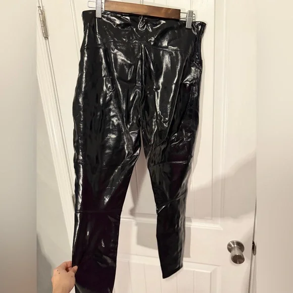 SPANX faux patent leather leggings, black, size L - Picture 8 of 9